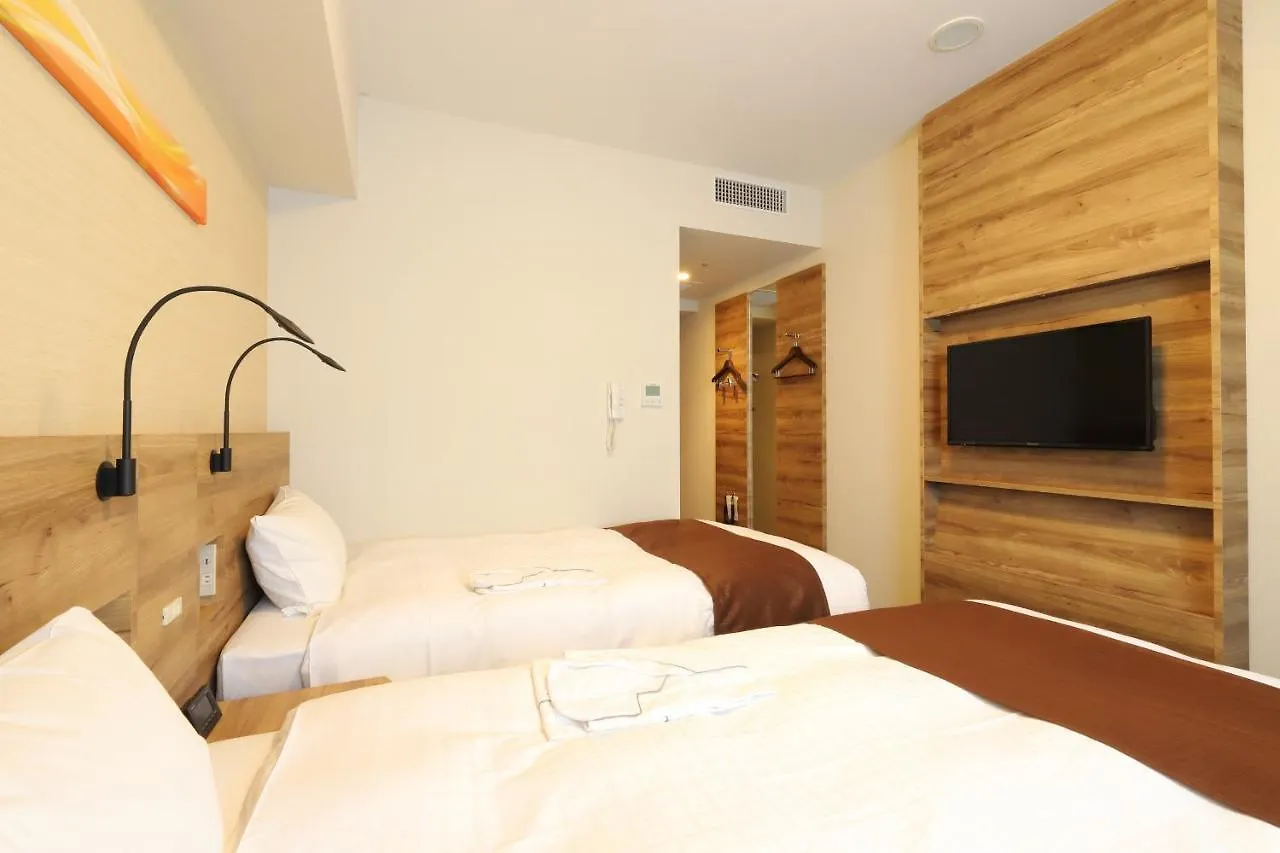 Smile Hotel Premium Osaka Higashishinsaibashi 4*,  Japan